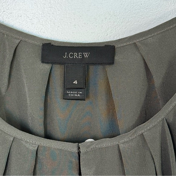 J.Crew 100% Silk Pleated Cap Sleeve Blouse Top Gray Size 4 - Picture 3 of 11